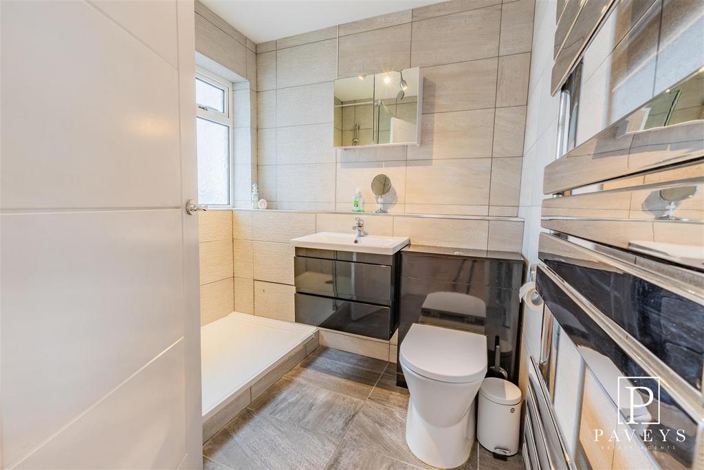 Ensuite shower room