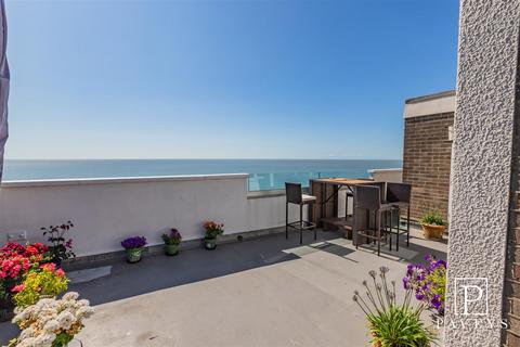 3 bedroom flat for sale, The Esplanade, Frinton-On-Sea