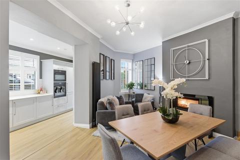 3 bedroom terraced house for sale, Glasgow Road, Bathgate