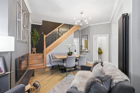 3 bedroom terraced house for sale, Glasgow Road, Bathgate