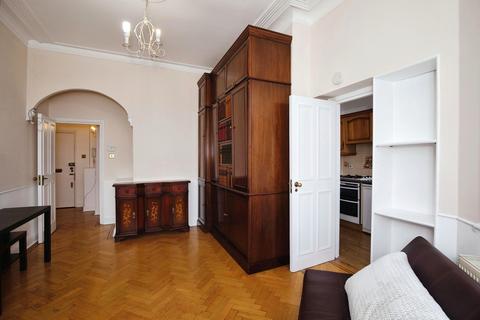 Studio to rent, Cromwell Road, London, SW5