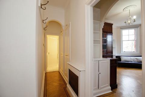 Studio to rent, Cromwell Road, London, SW5