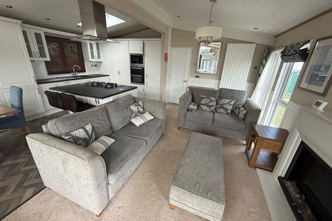 undefined, Church Laneham DN22