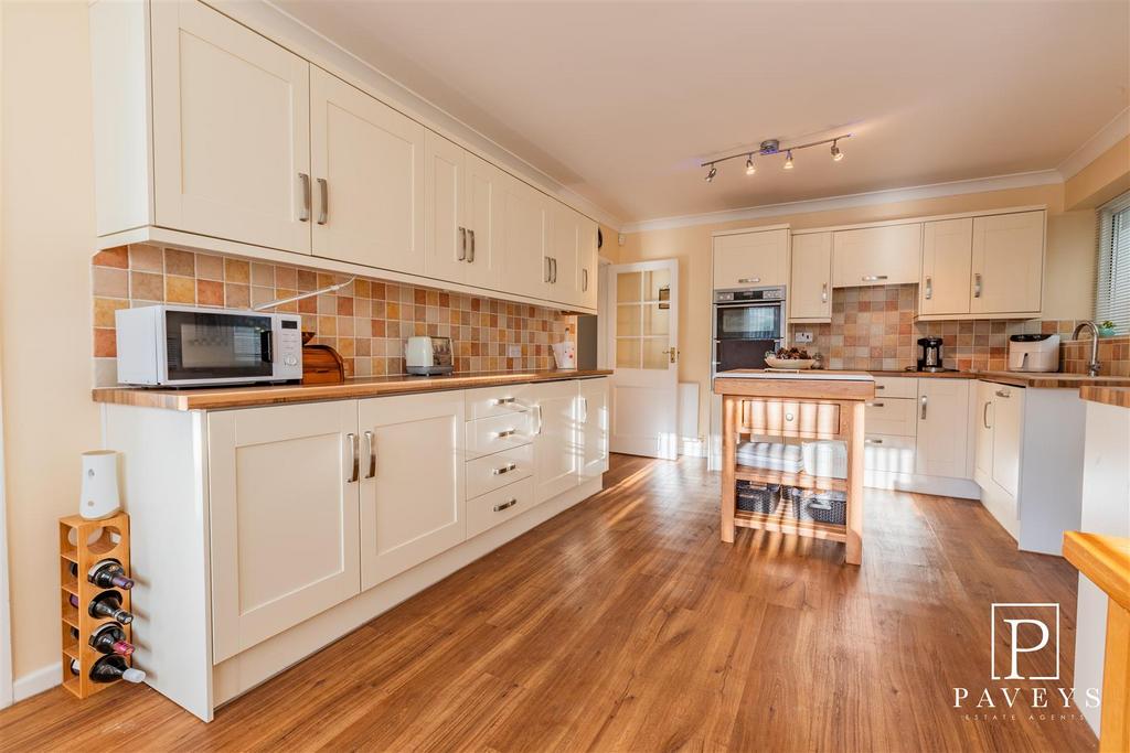 Kitchen diner