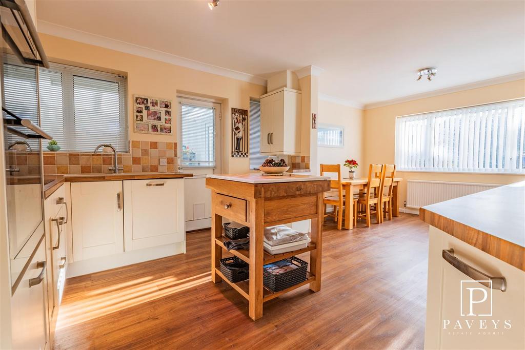 Kitchen diner