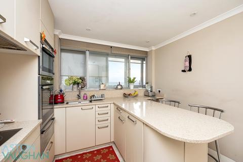 2 bedroom flat for sale, Marine Drive, Brighton BN2