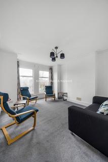 3 bedroom flat to rent, Telferscot Road, Balham, London, SW12