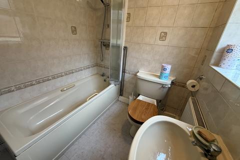 2 bedroom terraced house to rent, Burton Street, Gainsborough DN21