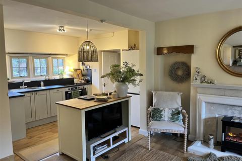 undefined, High Street, Shipton-Under-Wychwood, Chipping Norton