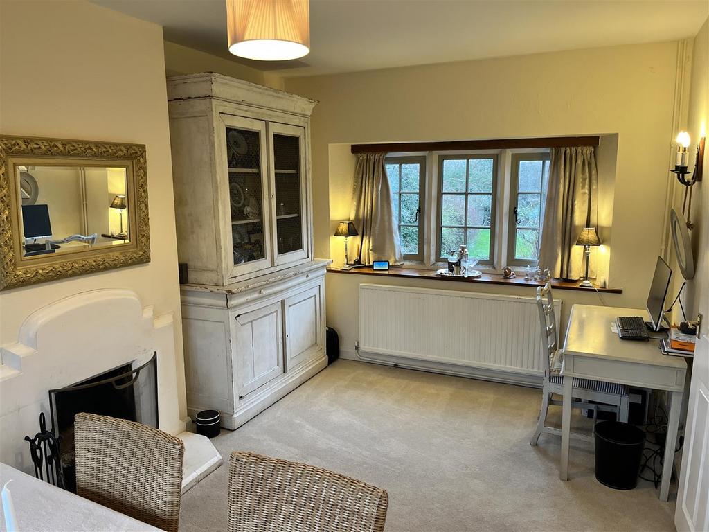 Dining Room 2.JPG