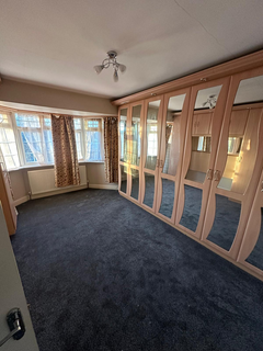 5 bedroom semi-detached house to rent - Clare Road, Staines-upon-Thames TW19