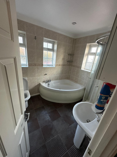 5 bedroom semi-detached house to rent, Clare Road, Staines-upon-Thames TW19