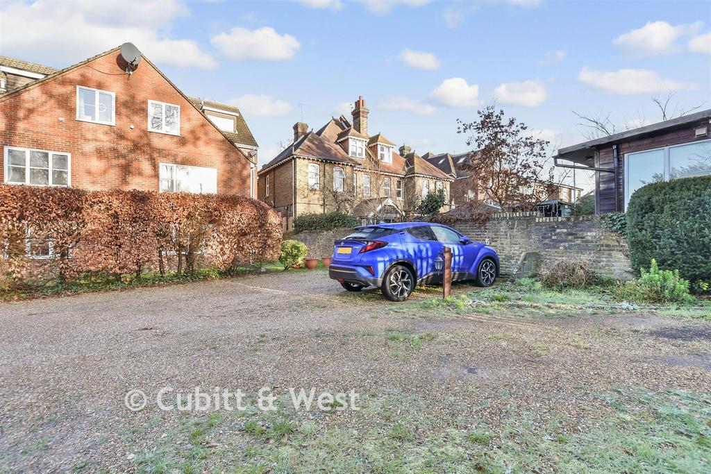 Driveway/Parking