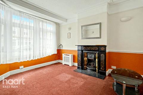 2 bedroom terraced house for sale, Alexandra Road, London