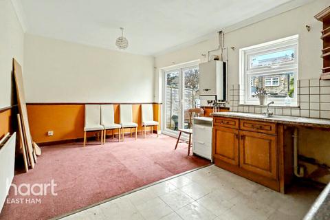 2 bedroom terraced house for sale, Alexandra Road, London