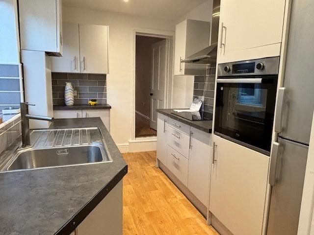 Kitchen 1