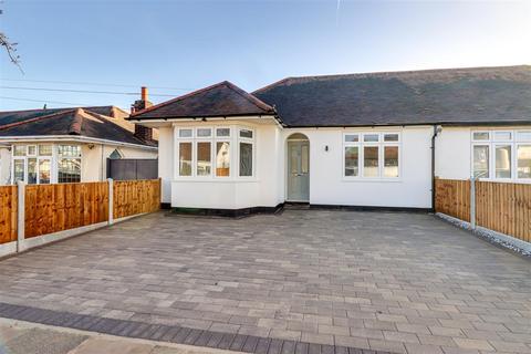 3 bedroom semi-detached bungalow for sale, Oakwood Avenue, Leigh-On-Sea SS9