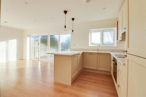 3 bedroom semi-detached bungalow for sale, Oakwood Avenue, Leigh-On-Sea SS9