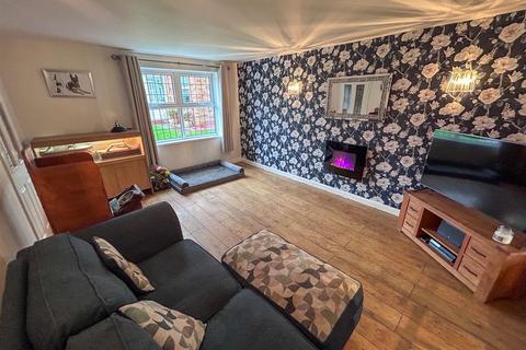 3 bedroom semi-detached house for sale, Gayfield Avenue, Brierley Hill, DY5 2SU