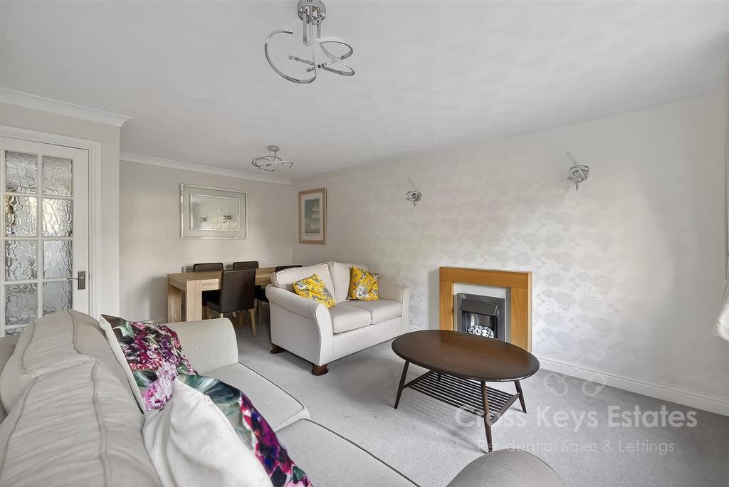 Sitting Room/Dining Room