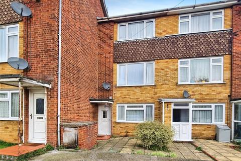 2 bedroom maisonette to rent - Scott Avenue, Gillingham ME8