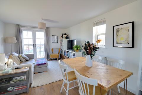2 bedroom flat for sale, PLANT FARM CRESCENT, WATERLOOVILLE
