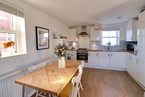 2 bedroom flat for sale, PLANT FARM CRESCENT, WATERLOOVILLE