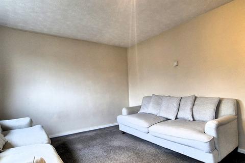 2 bedroom maisonette to rent, HARBOURNE GARDENS, SO30