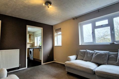 2 bedroom maisonette to rent, HARBOURNE GARDENS, SO30
