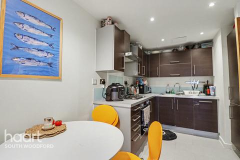 1 bedroom flat for sale, Jubilee Court, South Woodford
