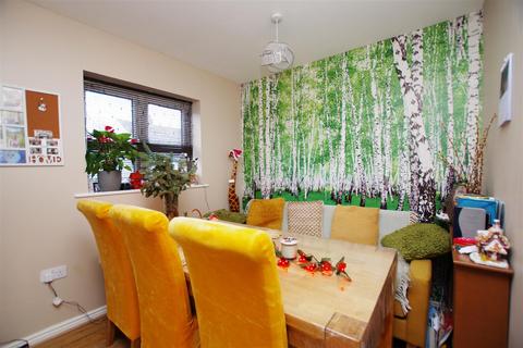 undefined, Rylands Way, Swindon SN4