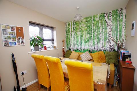 undefined, Rylands Way, Swindon SN4