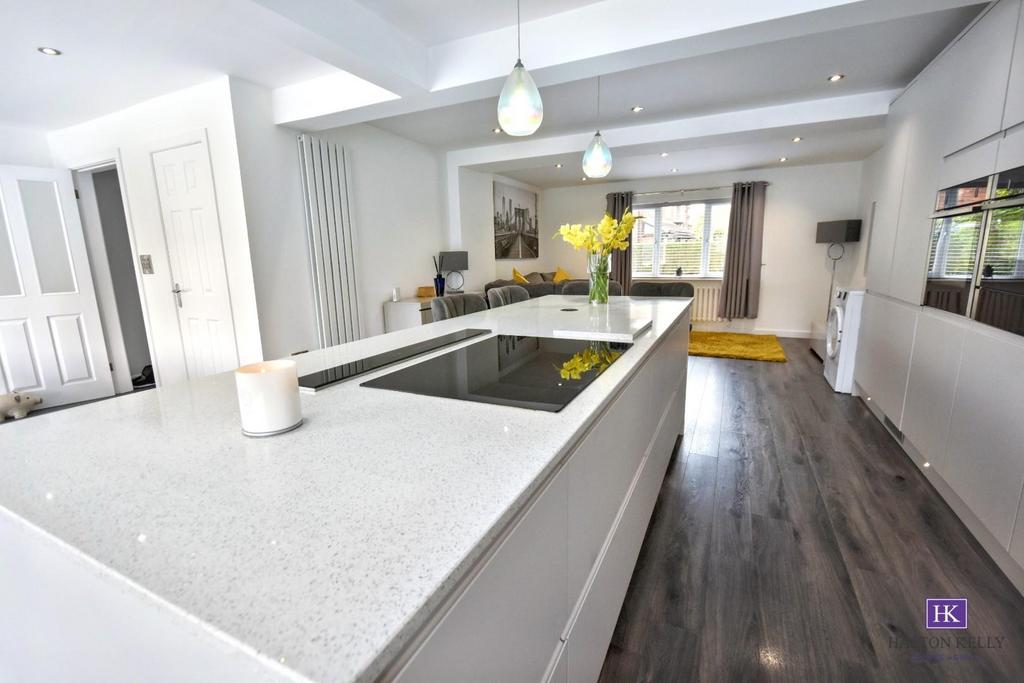 Open plan kitchen/dining living space