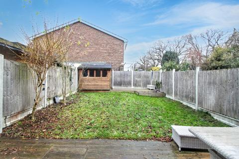 3 bedroom terraced house to rent, Clayside, Chigwell, IG7