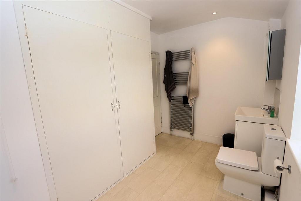 M R Cottages 14