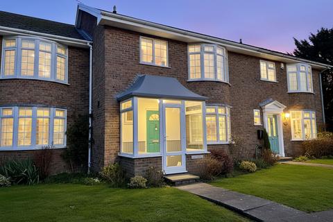 3 bedroom terraced house for sale, West Drive, Angmering, BN16