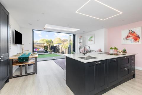 3 bedroom terraced house for sale, West Drive, Angmering, BN16