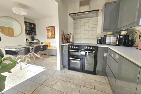 3 bedroom semi-detached house for sale, Newark Road, Gloucester