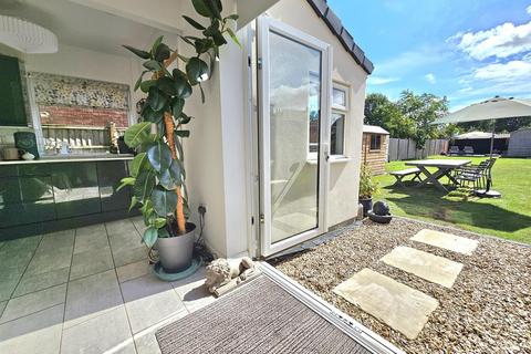 3 bedroom semi-detached house for sale, Newark Road, Gloucester
