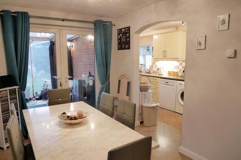3 bedroom semi-detached house for sale, Shelburne Road, Calne