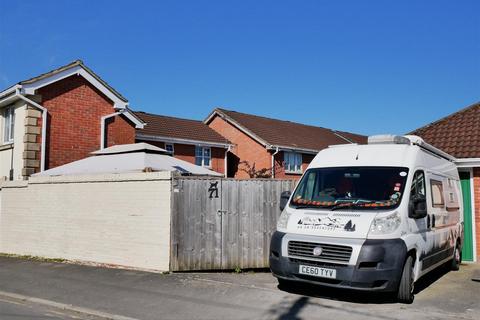 3 bedroom semi-detached house for sale, Shelburne Road, Calne