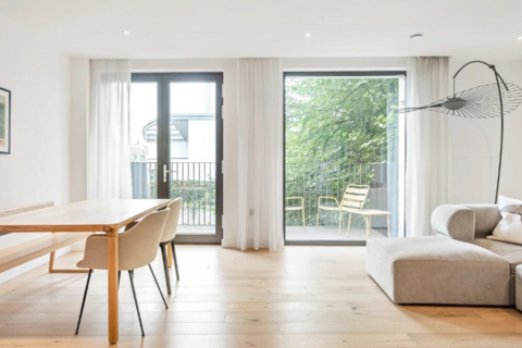 3 bedroom apartment to rent, Clarendon Court, London EC1Y
