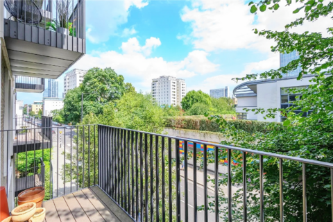3 bedroom apartment to rent, Clarendon Court, London EC1Y