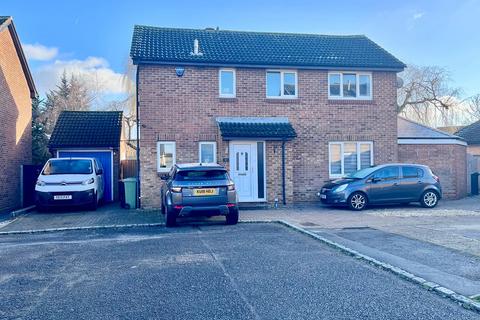undefined, Sunridge Close, Newport Pagnell