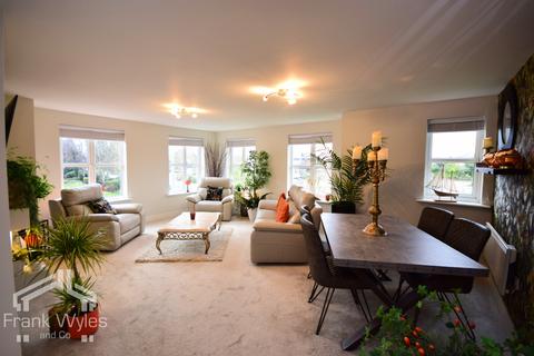2 bedroom flat for sale, Woodlands View, Lytham St. Annes, Lancashire