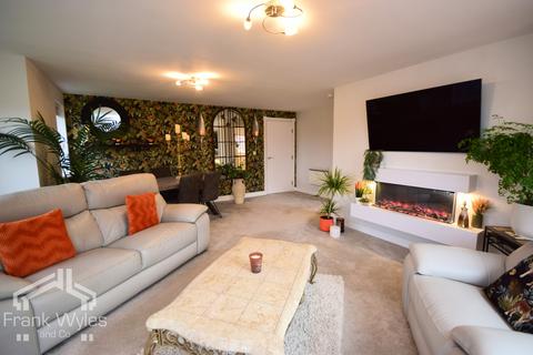 2 bedroom flat for sale, Woodlands View, Lytham St. Annes, Lancashire