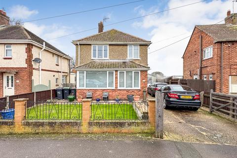 4 bedroom detached house for sale, Southfield Road, Corby NN17
