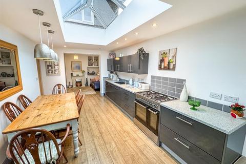 4 bedroom detached house for sale, Southfield Road, Corby NN17