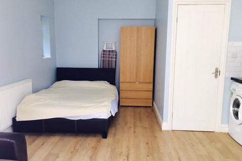undefined, Lampton Road, Hounslow TW3