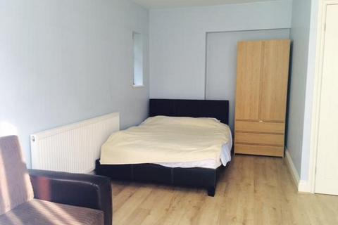 undefined, Lampton Road, Hounslow TW3